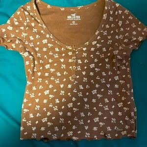 Hollister crop top floral. stretchy. not see through
